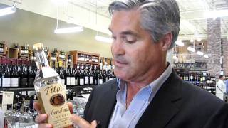 Tito de Titos Vodka en quotBottlesquot habla sobre su Tequilaen Espanol [upl. by Stutzman]