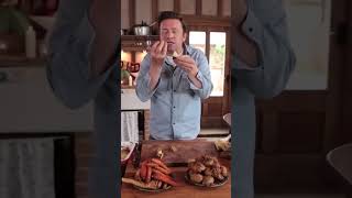 Perfekte HasselbackKartoffeln für Weihnachten  Jamie Oliver auf Deutsch [upl. by Amoakuh]