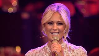 Helene Fischer  Weihnachten  Live aus der Hofburg Wien mit dem Royal Philharmonic Orchestra [upl. by Ecirual]