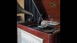 三橋 美智也 ♪岩手の和尚さん♪ 1958年 78rpm record HMV Model No 130（india）Gramophone [upl. by Akinehc]