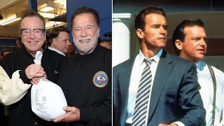 True Lies Holiday Reunion Arnold Schwarzenegger and Tom Arnold Reteam to Hand Out Thanksgiving Turk [upl. by Arihat]