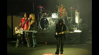 Mötley Crüe  KROQ Weenie Roast 2005 [upl. by Cacia504]