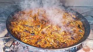 PAELLA DE ARROZ Y CONEJO 🥘 CON LA FAMILIA [upl. by Aynotan]