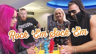 WWE Superstars spielen Rock ’Em Sock ’Em Robots WWE Game Night [upl. by Ialocin133]