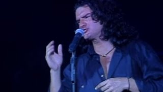 Ricardo Arjona  Casa de locos En vivo  Teatro Ópera 1995 [upl. by Aihsenal35]