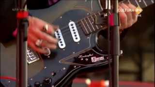 Queens of the Stone Age  I Appear Missing live at Pinkpop 2013 Extended Outro [upl. by Oca]