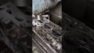 Rebuilding the cylinder head of a fourcylinder transformation [upl. by Brinson]