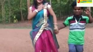 Tokhe chuma Khabo Joday Dhoreতখে চুমা খাবো জোড়ায় ধোরে new Purulia bangla Video 2016 [upl. by Arbmik]