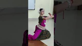 वाह 👌 Odissi classical dance odissi dance steps odissi dance expression [upl. by Atronna]