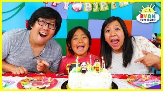 Ryan Pretend Play Happy Birthday Party [upl. by Bysshe318]