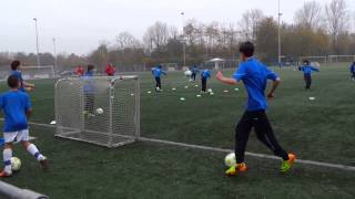 Techniek voetbal training [upl. by Eilsil525]