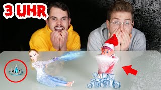 KÄMPFE NIEMALS mit ELSA FROZEN 2 um 3 UHR NACHTS gegen ELF ON THE SHELF EIS CHALLENGE [upl. by Web705]