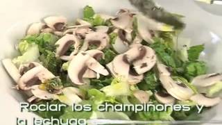 Receta de ensalada de lechuga y champiñones [upl. by Nivag]