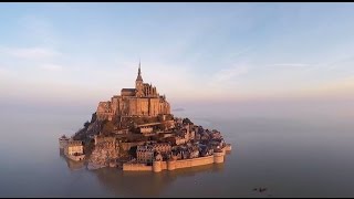 Grandes Marées  le MontSaintMichel redevient une île [upl. by Danya]