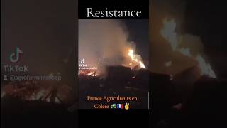 🚜Französische Bauern blockieren die Straßen und Präfekturen Agriculteurs Manifestation France [upl. by Scuram]