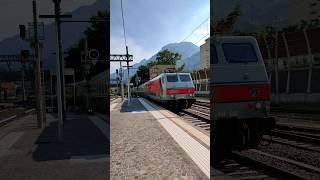 E444 046 con storico riservato in arrivo a Trento treno railway locomotive railhistory train [upl. by Bekha]