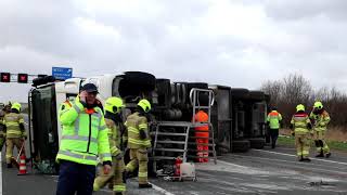 Gekantelde vrachtwagen zorgt voor urenlange afsluiting A12 De Klomp 10 02 2020 [upl. by Domenico]