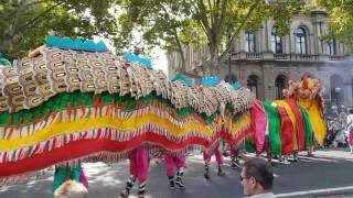 Bendigo Easter Parade Sun Loong Dragon 2017 The worlds longest imperial dragon [upl. by Aliel73]