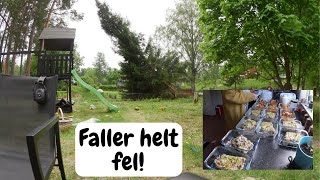 Träd Faller Fel Spännande Räddning  Mealprep och Avkoppling vid Havet [upl. by Aicilev]