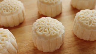 Snow Skin Mooncakes With Custard Filling Less Sugar Simplified Version｜Simple Recipe [upl. by Atnwahs519]