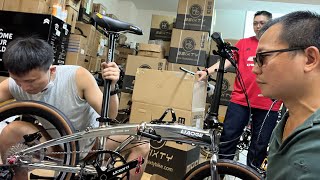 LIOW VIDEO Bought 3Sixty amp Liaoge451 At Liaoge Bike Shop 购买折叠自行车 [upl. by Alohs]