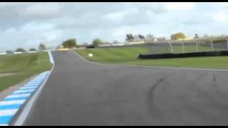 Un tour à Donington Park avec Troy Corser [upl. by Nohsid18]