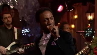 Aloe Blacc amp The Roots I Need A Dollar Live [upl. by Mahoney]