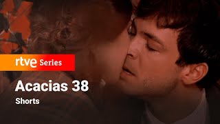 Pablo y Leonor su primer beso y despedida ❤️ 💔 Acacias38 RTVESeries ShortsRTVE [upl. by Ahsitil]