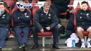 Arsène Wenger Throws a Bottle of Water  So Angry  FUNNY [upl. by Zirkle]