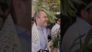 Hoshana Rabbah includes the beating of willow branches amp recitation of the Hoshanot prayers [upl. by Emmey]