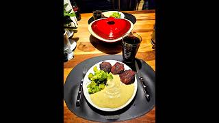 Klassiske Frikadeller med Broccoli og Bearnaisesovs [upl. by Kcirdez953]