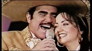 Vicente fernández  Entre el amor y yo  en vivo [upl. by Betthezel571]