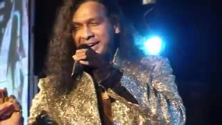 Chhupana Bhi Nahin Aata sung by Vinod Rathod in Kuwait on 12th April 2013mp4 [upl. by Yerhpmuh]