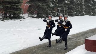 CHANGING OF GUARDS in Alexander Garden of Moscow Russia [upl. by Neva746]