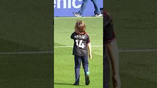 This young Crystal Palace fan shushed the Liverpool fans after scoring a penalty at halftime 🤣🤫 [upl. by Springer]