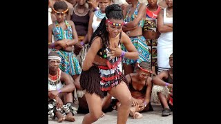 Incredible Xhosa Girls Dancing In The Street of Johannesburg [upl. by Barnard429]