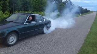 Straight piped E34 m50b25 burnout [upl. by Opiuuk]