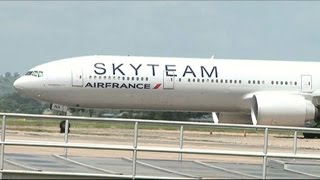 Atterrissage durgence dun vol Air France au Kenya [upl. by Ensign]