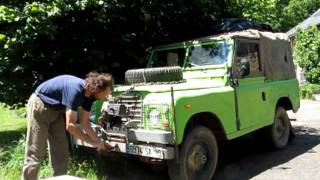 Crank kickstart my Land Rover Series 3 petrol [upl. by Jaynes]