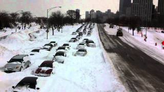 Chicago blizzard 2011 closes Lake Shore Drive HD [upl. by Gerome177]