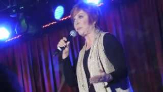 Vicki Lawrence sings quotMamas Familyquot theme song [upl. by Goldfarb]