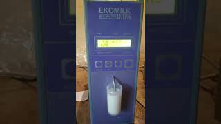 Milk fat testing machine मे दूध की फेट केसे टेस्ट करे [upl. by Petulah]