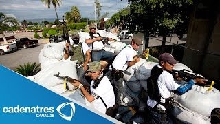 Autodefensas toman Nueva Italia Michoacán bastión de Los Caballeros Templarios [upl. by Llennyl]