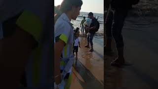 Fun at Juhu beach juhubeachmumbai juhuchaupati short [upl. by Leahsim656]