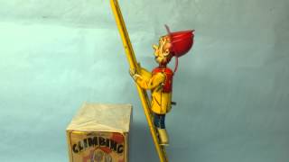 VINTAGE MARX CLIMBING FIREMAN TIN LITHO WINDUP TOY amp BOX [upl. by Niarfe]