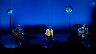 Souchon Sasseoir par terre Casino de Paris 13112024 [upl. by Ariela650]