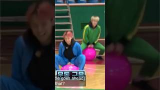 Bouncing sitting game Minhyuk vs Wonho [upl. by Ahnavas562]