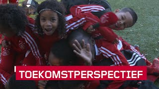 Toekomstperspectief  Bij O8 draait het om plezier maken en wennen aan de Ajaxfilosofie [upl. by Pol]