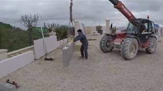 Pose de murs de clôture préfabriqués en béton lisse armé brevetée par Alentour [upl. by Anastassia]