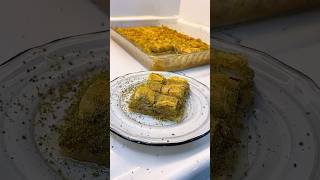 Baklava tarifi yorumda💝 Baklava recipe in the comments [upl. by Inohtna]